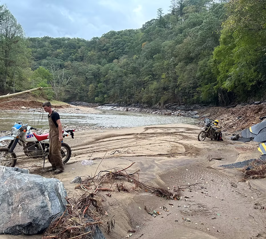 washed-out-river-dirtbikes